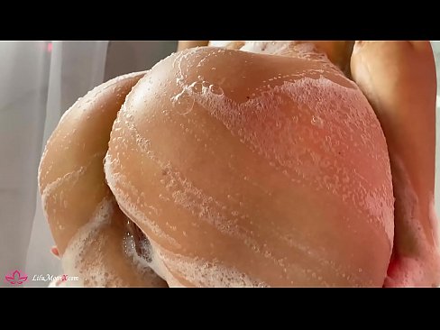 ❤️ 布鲁内特在淋浴时用振动器自慰阴部达到强烈的高潮 ️ Quality sex️❤