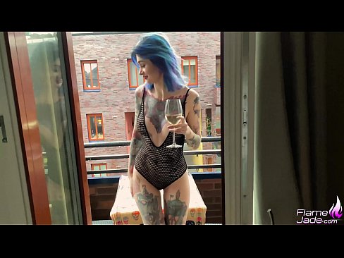 ❤️ 巨大的女孩大口吸吮，在空旷的天空下热情地做爱 ️ Quality sex️❤